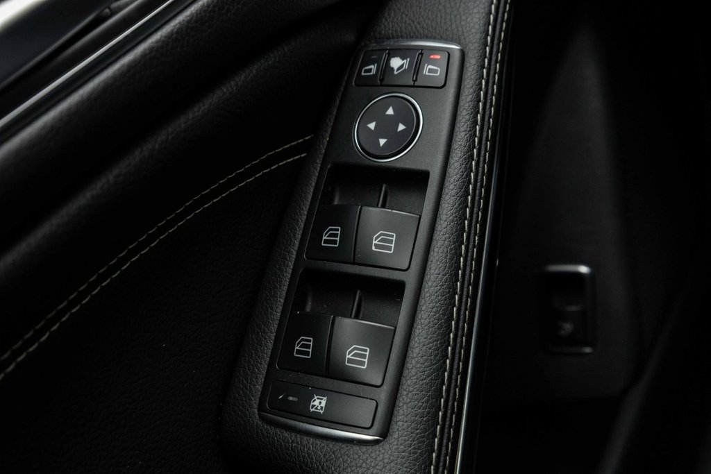 2014 Mercedes-Benz CLA250 4MATIC Coupe in Kamloops, British Columbia - 12 - w1024h768px