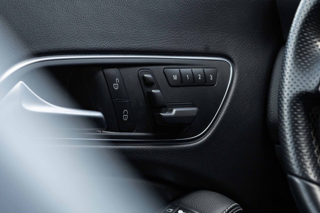 2014 Mercedes-Benz CLA250 Coupe in Kamloops, British Columbia - 11 - w1024h768px