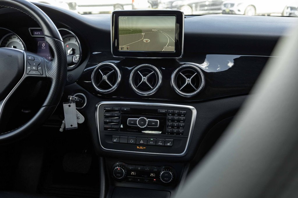 2014 Mercedes-Benz CLA250 Coupe in Kamloops, British Columbia - 14 - w1024h768px