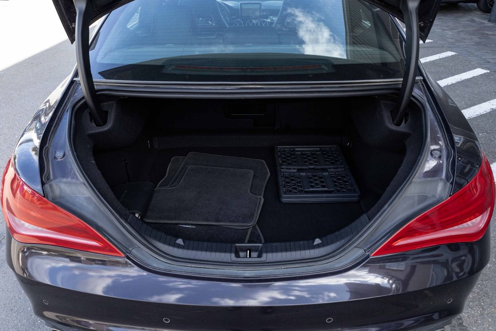 2014 Mercedes-Benz CLA250 Coupe in Kamloops, British Columbia - 5 - w1024h768px