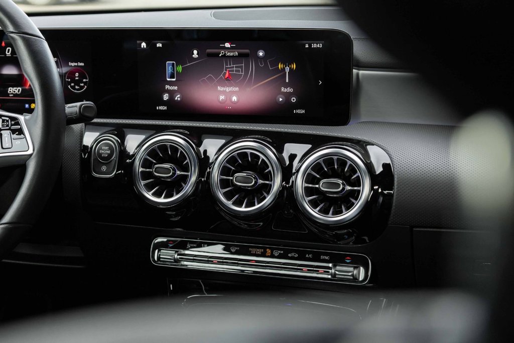 2025 Mercedes-Benz CLA250 4MATIC Coupe in Kamloops, British Columbia - 15 - w1024h768px