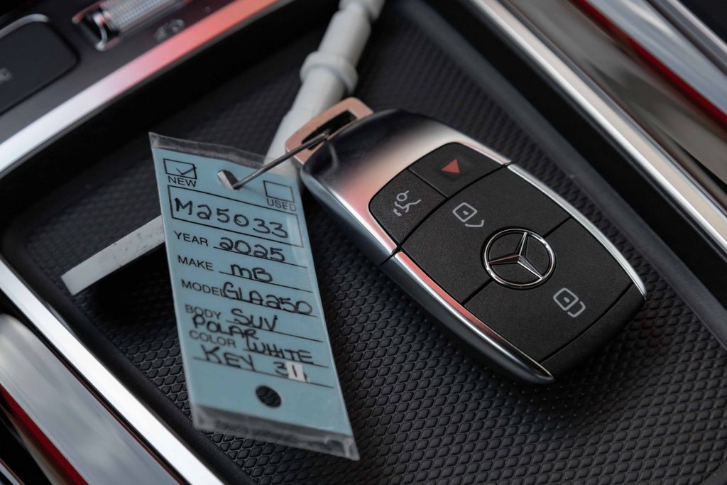 2025 Mercedes-Benz GLA 250 4MATIC in Kamloops, British Columbia - 18 - w1024h768px