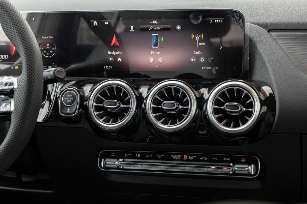 2026 Mercedes-Benz GLA 250 4MATIC SUV in Kamloops, British Columbia - 14 - w1024h768px