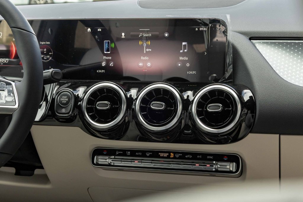 2026 Mercedes-Benz GLA 250 SUV in Kamloops, British Columbia - 12 - w1024h768px