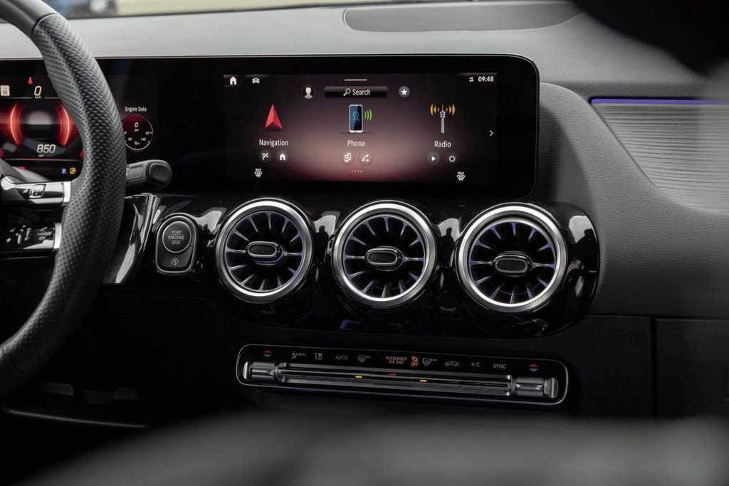 2025 Mercedes-Benz GLA250 4MATIC SUV in Kamloops, British Columbia - 15 - w1024h768px