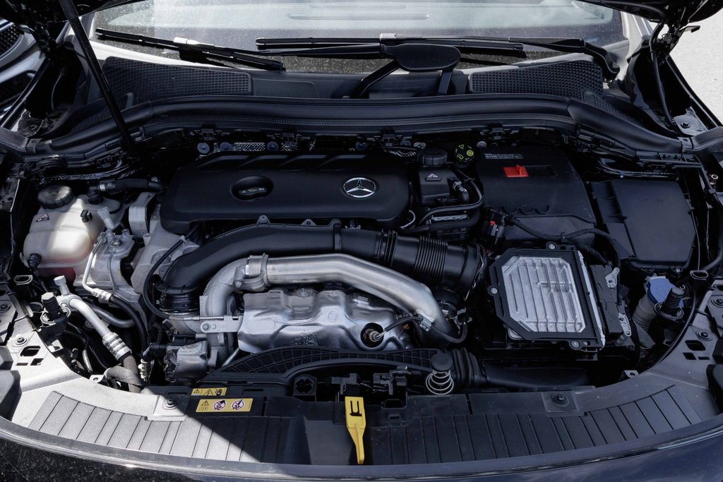 2026 Mercedes-Benz GLA250 4MATIC SUV in Kamloops, British Columbia - 8 - w1024h768px