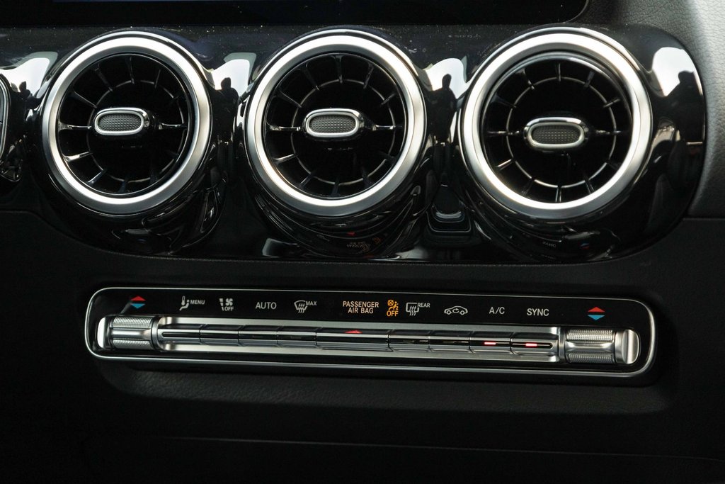 2026 Mercedes-Benz GLA250 SUV in Kamloops, British Columbia - 17 - w1024h768px