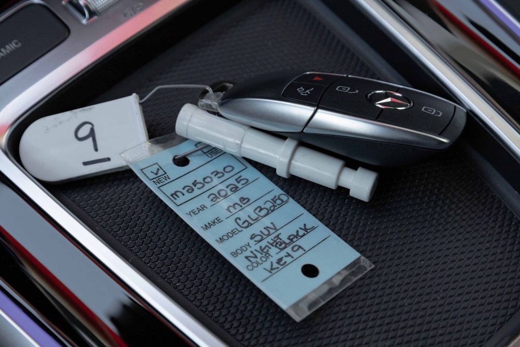 2025 Mercedes-Benz GLB 250 4MATIC in Kamloops, British Columbia - 18 - w1024h768px
