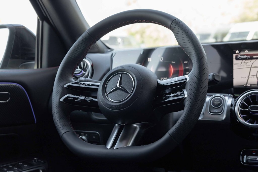 2025 Mercedes-Benz GLB 250 4MATIC in Kamloops, British Columbia - 13 - w1024h768px