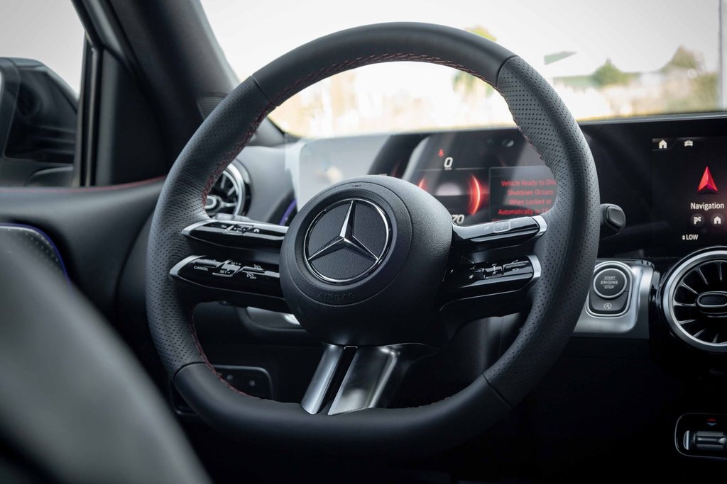 2026 Mercedes-Benz GLB 250 4MATIC in Kamloops, British Columbia - 13 - w1024h768px