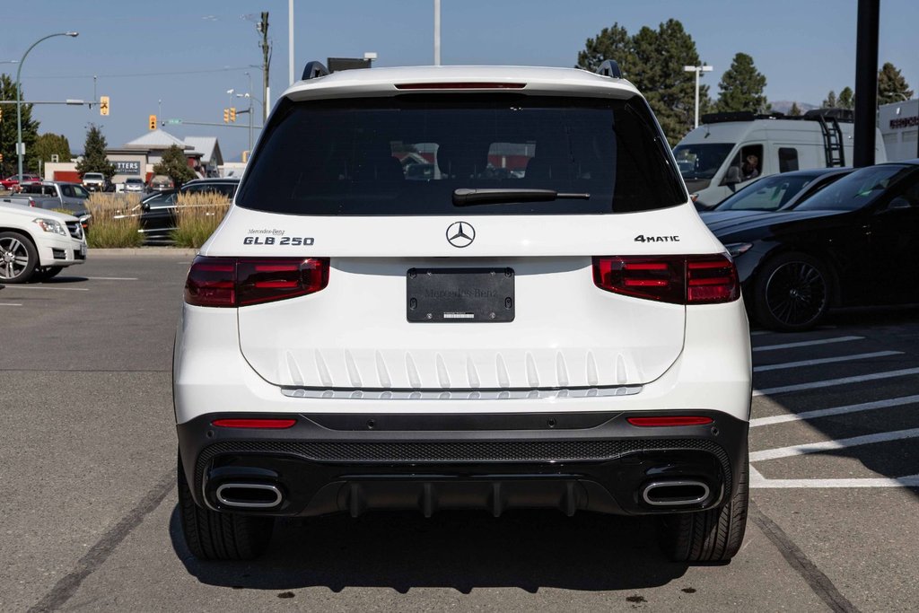 2026 Mercedes-Benz GLB 250 4MATIC in Kamloops, British Columbia - 4 - w1024h768px