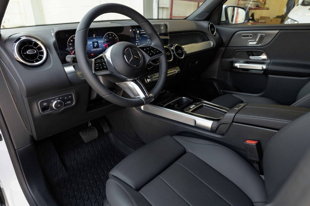 2026 Mercedes-Benz GLB 250 SUV in Kamloops, British Columbia - 9 - w1024h768px