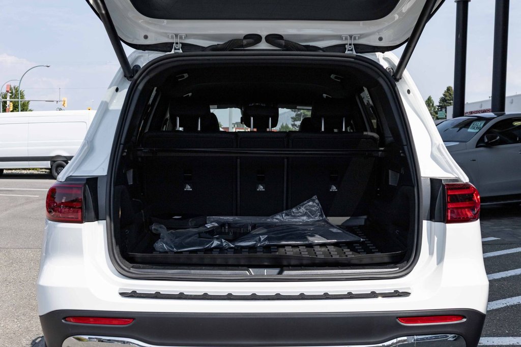 2026 Mercedes-Benz GLB 250 SUV in Kamloops, British Columbia - 5 - w1024h768px