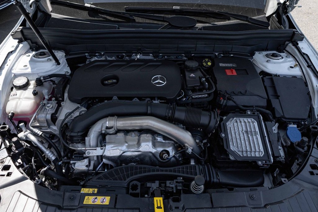 2026 Mercedes-Benz GLB 250 SUV in Kamloops, British Columbia - 8 - w1024h768px