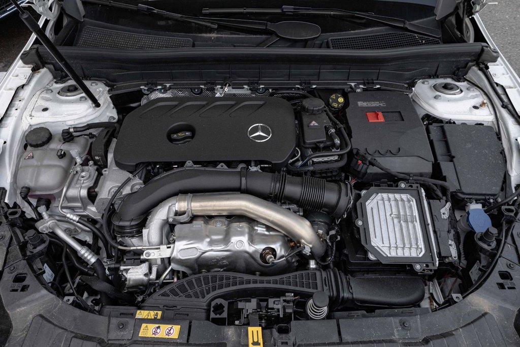 2026 Mercedes-Benz GLB 250 4MATIC SUV in Kamloops, British Columbia - 8 - w1024h768px