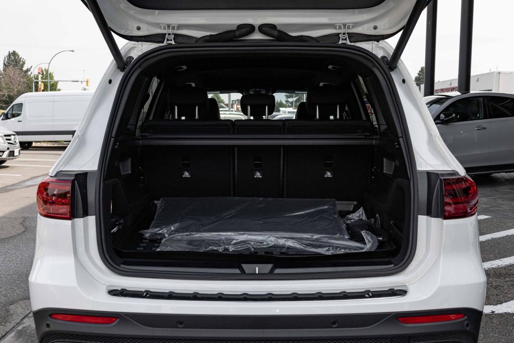 2026 Mercedes-Benz GLB 250 4MATIC SUV in Kamloops, British Columbia - 5 - w1024h768px