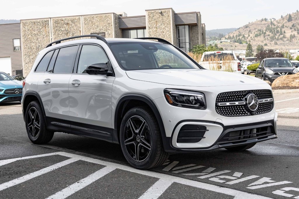 2026 Mercedes-Benz GLB 250 4MATIC SUV in Kamloops, British Columbia - 3 - w1024h768px