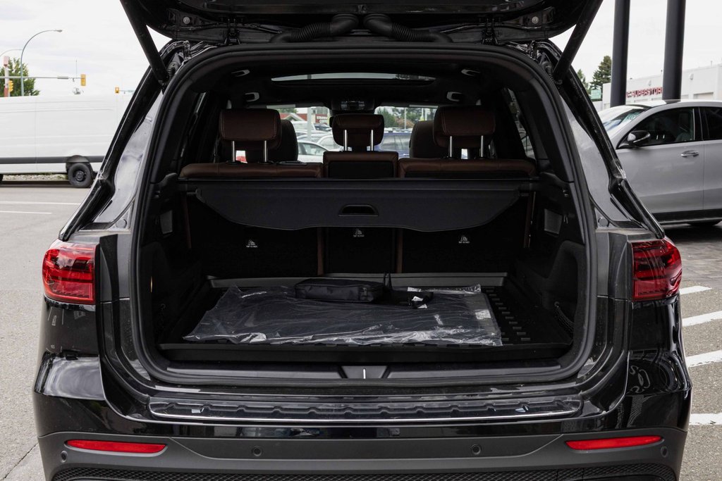 2026 Mercedes-Benz GLB 250 4MATIC SUV in Kamloops, British Columbia - 5 - w1024h768px