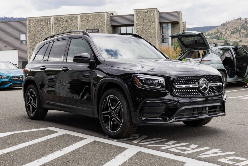 2026 Mercedes-Benz GLB 250 4MATIC SUV in Kamloops, British Columbia - 3 - w1024h768px