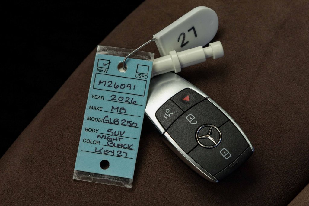 2026 Mercedes-Benz GLB 250 4MATIC SUV in Kamloops, British Columbia - 22 - w1024h768px