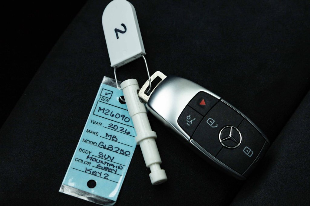 2026 Mercedes-Benz GLB 250 4MATIC SUV in Kamloops, British Columbia - 22 - w1024h768px