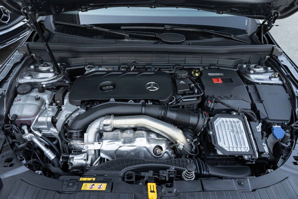 2026 Mercedes-Benz GLB 250 4MATIC SUV in Kamloops, British Columbia - 8 - w1024h768px