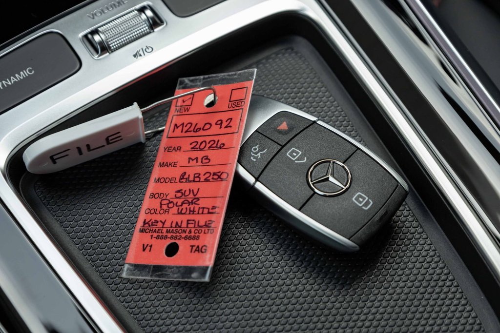 2026 Mercedes-Benz GLB 250 4MATIC SUV in Kamloops, British Columbia - 22 - w1024h768px