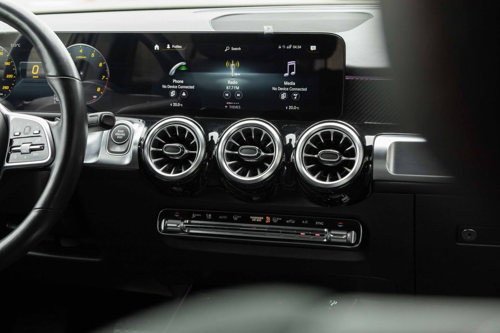 2023 Mercedes-Benz GLB250 4MATIC SUV in Kamloops, British Columbia - 15 - w1024h768px