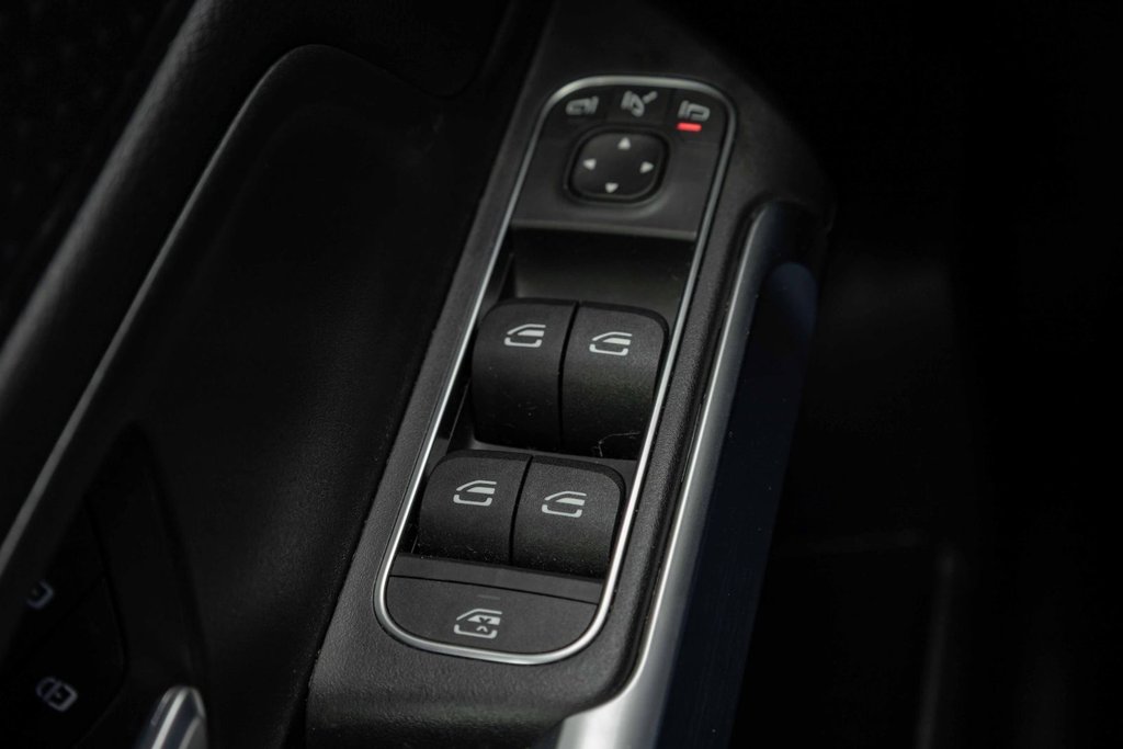 2024 Mercedes-Benz GLB250 4MATIC SUV in Kamloops, British Columbia - 12 - w1024h768px