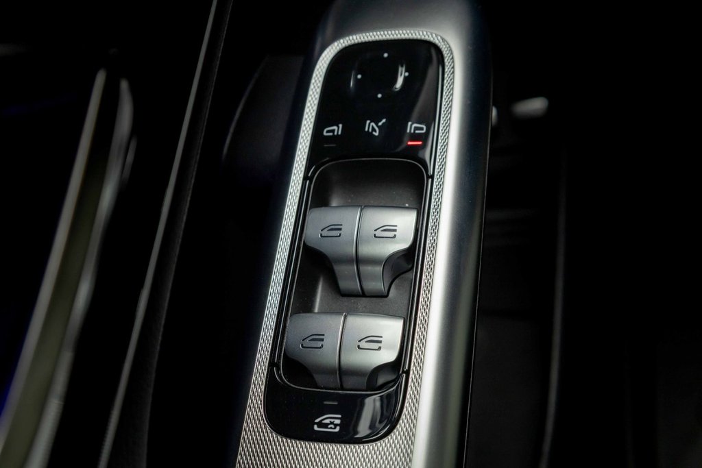 2026 Mercedes-Benz GLC Plug-in Hybrid 350e 4MATIC in Kamloops, British Columbia - 13 - w1024h768px