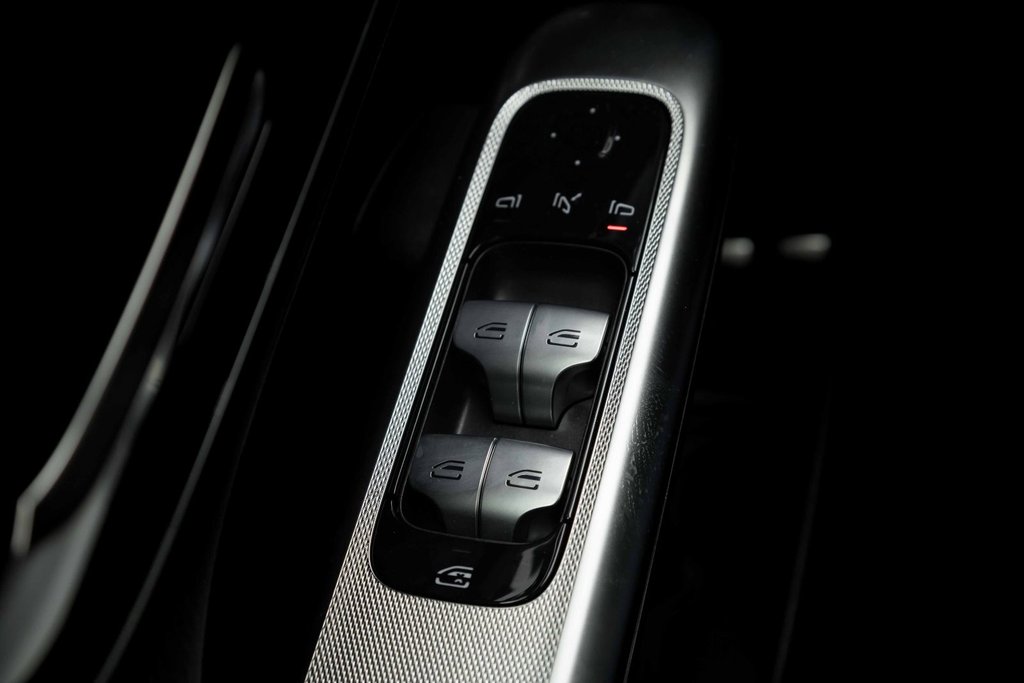 2026 Mercedes-Benz GLC Plug-in Hybrid 350e 4MATIC in Kamloops, British Columbia - 13 - w1024h768px