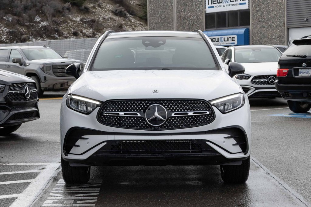 2026 Mercedes-Benz GLC Plug-in Hybrid 350e 4MATIC in Kamloops, British Columbia - 2 - w1024h768px