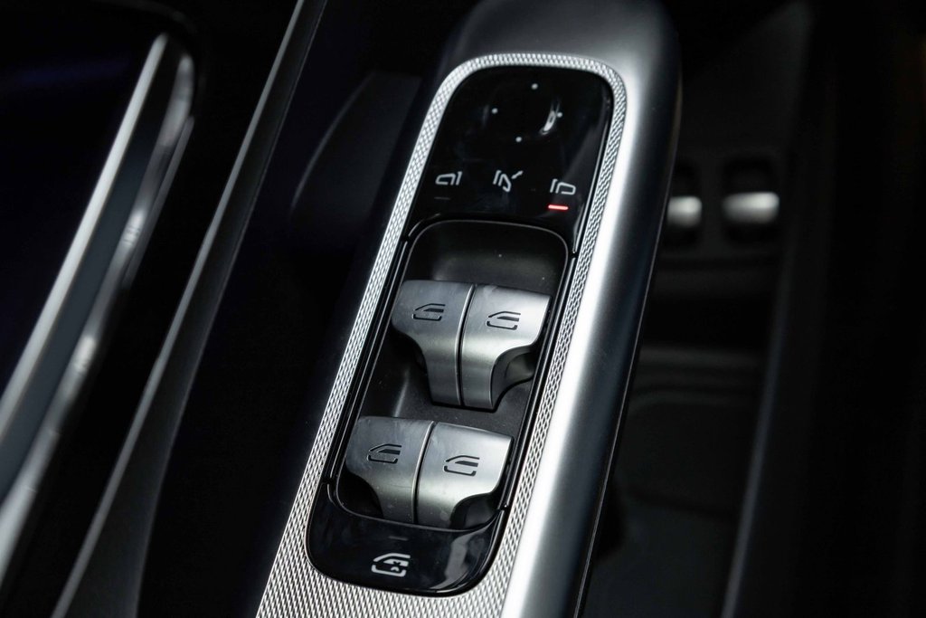 2026 Mercedes-Benz GLC Plug-in Hybrid 350e 4MATIC in Kamloops, British Columbia - 13 - w1024h768px