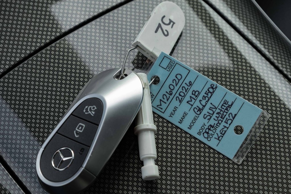 2026 Mercedes-Benz GLC Plug-in Hybrid 350e 4MATIC in Kamloops, British Columbia - 19 - w1024h768px