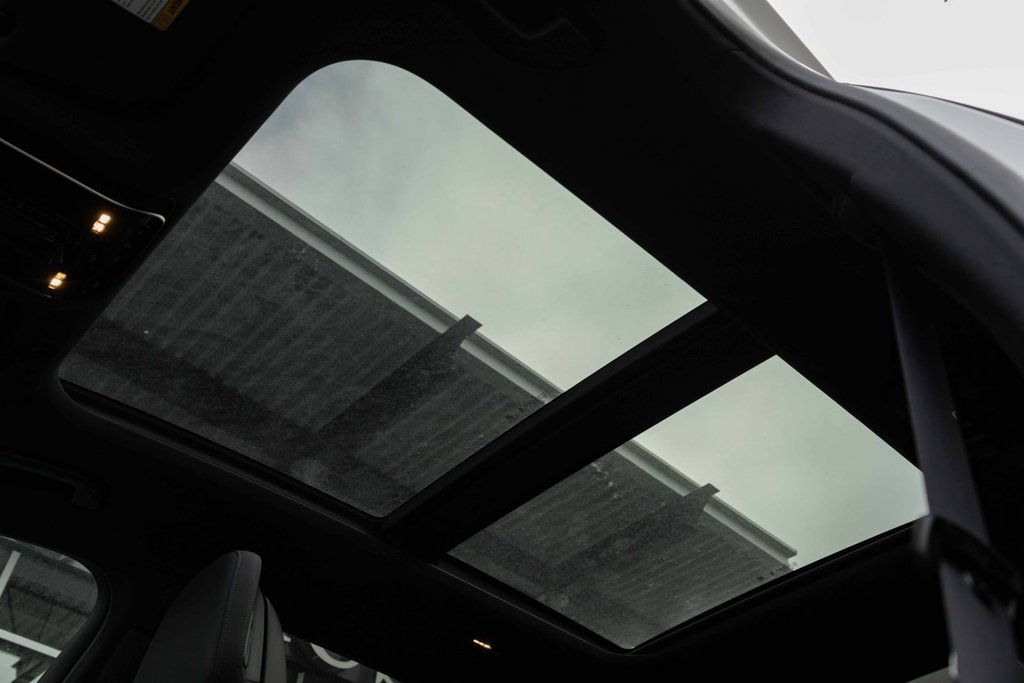 2026 Mercedes-Benz GLC Plug-in Hybrid 350e 4MATIC in Kamloops, British Columbia - 11 - w1024h768px