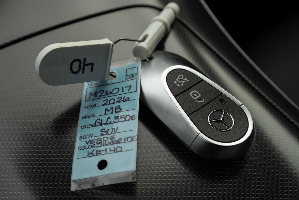 2026 Mercedes-Benz GLC Plug-in Hybrid 350e 4MATIC in Kamloops, British Columbia - 18 - w1024h768px