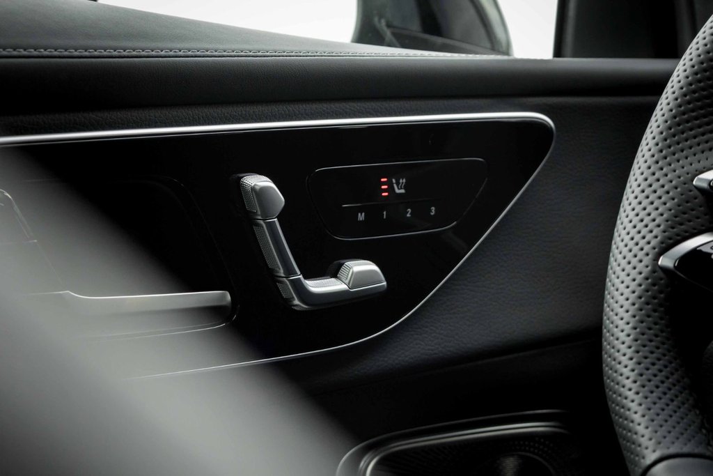 2026 Mercedes-Benz GLC Plug-in Hybrid 350e 4MATIC in Kamloops, British Columbia - 11 - w1024h768px