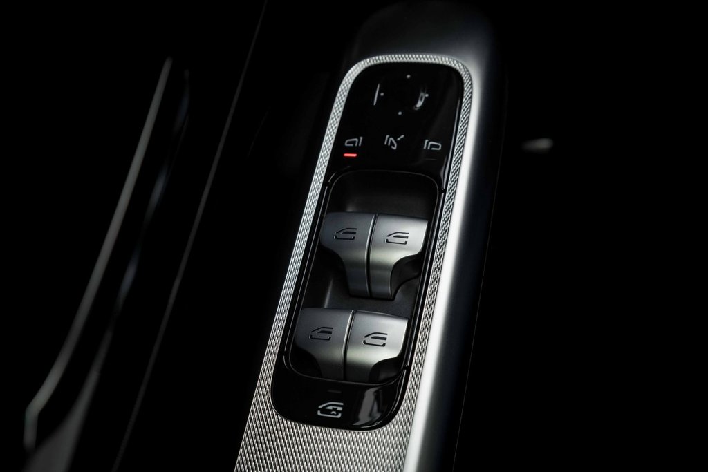 2026 Mercedes-Benz GLC Plug-in Hybrid 350e 4MATIC in Kamloops, British Columbia - 12 - w1024h768px