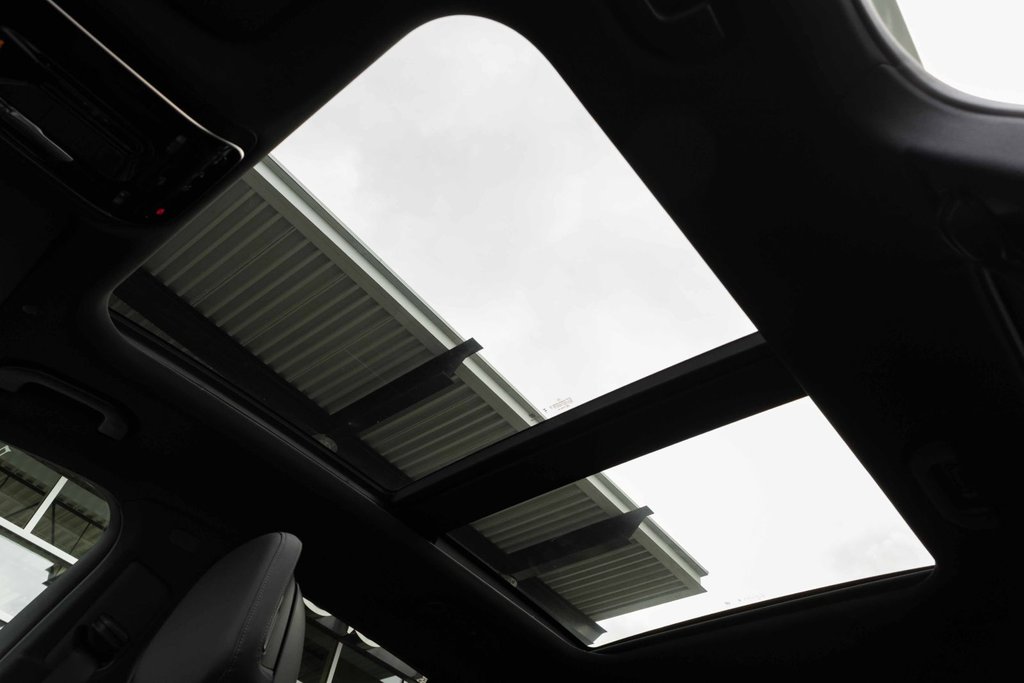 2026 Mercedes-Benz GLC Plug-in Hybrid 350e 4MATIC in Kamloops, British Columbia - 10 - w1024h768px