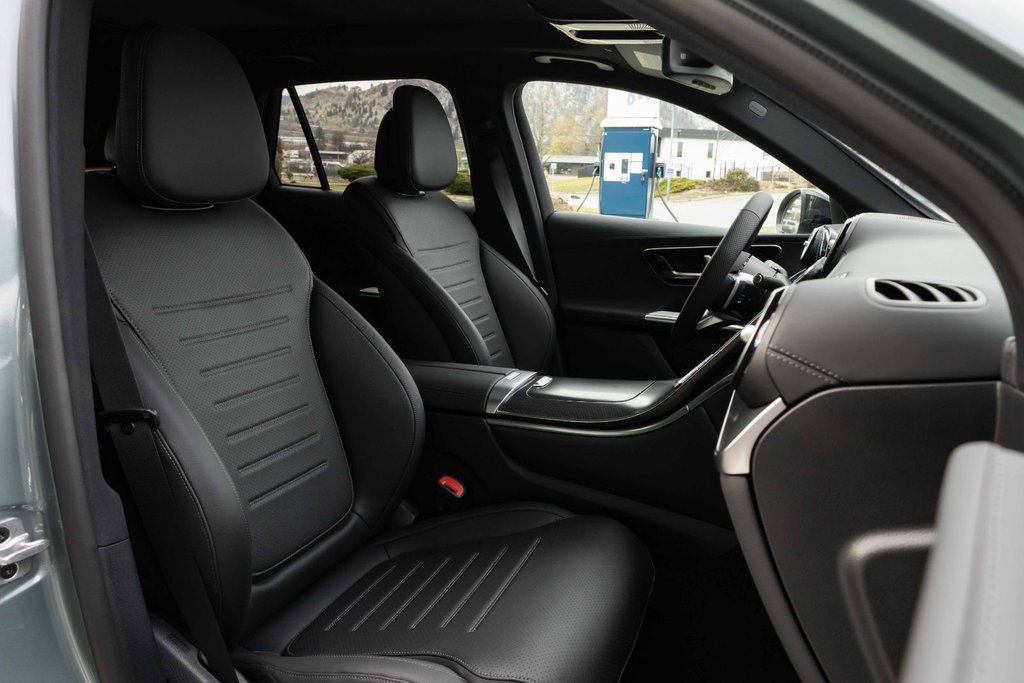 2026 Mercedes-Benz GLC Plug-in Hybrid 350e 4MATIC in Kamloops, British Columbia - 9 - w1024h768px