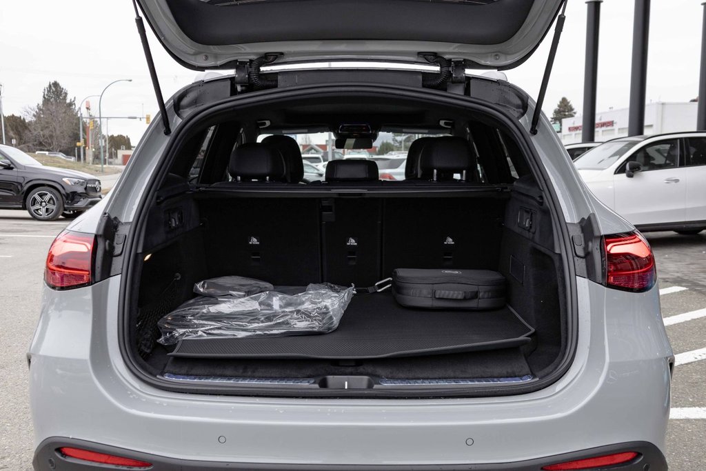 2026 Mercedes-Benz GLC Plug-in Hybrid 350e 4MATIC in Kamloops, British Columbia - 5 - w1024h768px