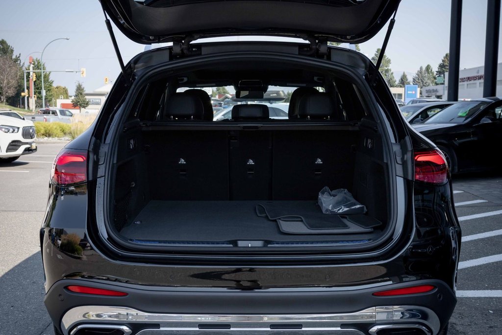 2026 Mercedes-Benz GLC 300 4MATIC in Kamloops, British Columbia - 5 - w1024h768px