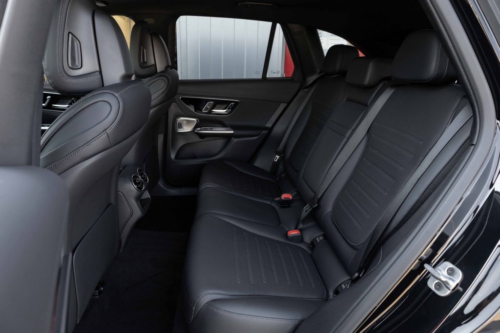 2026 Mercedes-Benz GLC 300 4MATIC in Kamloops, British Columbia - 18 - w1024h768px