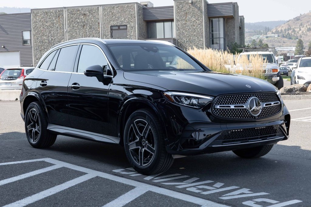 2026 Mercedes-Benz GLC 300 4MATIC in Kamloops, British Columbia - 3 - w1024h768px