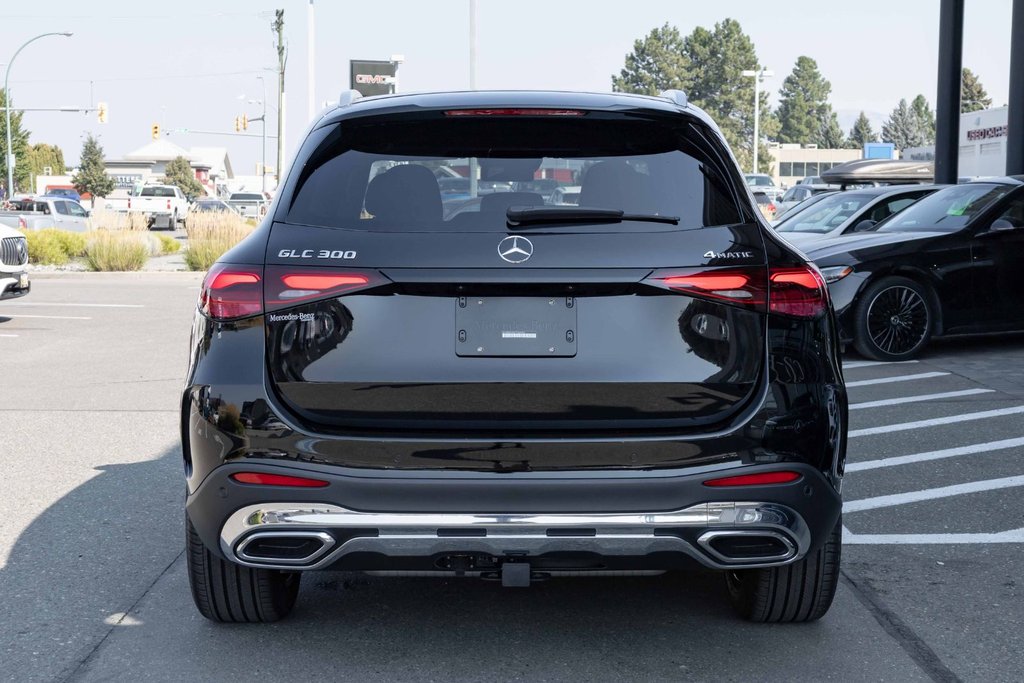 2026 Mercedes-Benz GLC 300 4MATIC in Kamloops, British Columbia - 4 - w1024h768px