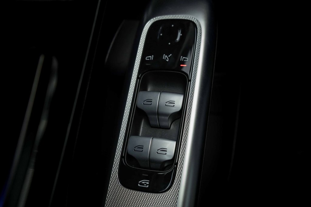 2026 Mercedes-Benz GLC 300 4MATIC in Kamloops, British Columbia - 12 - w1024h768px