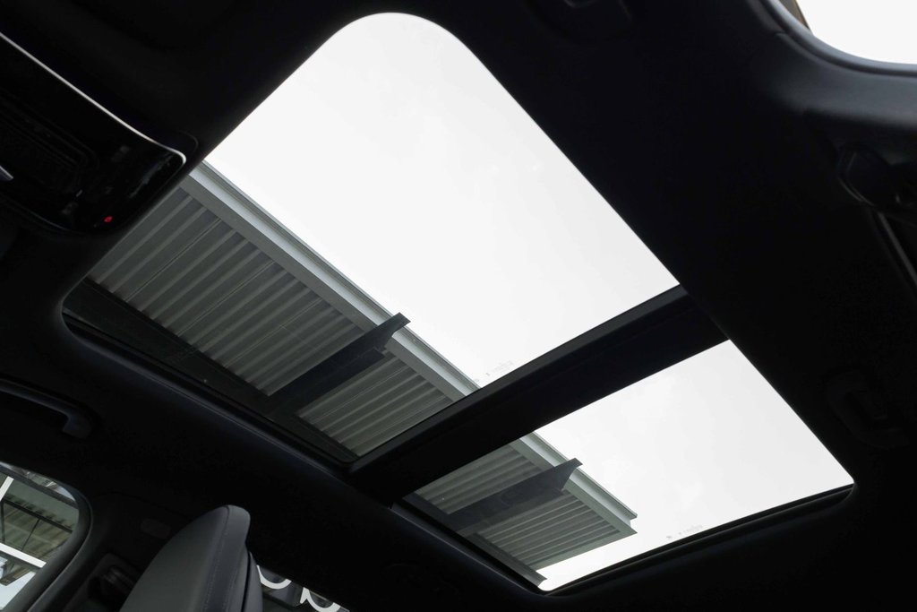 2026 Mercedes-Benz GLC 300 4MATIC in Kamloops, British Columbia - 10 - w1024h768px