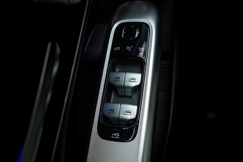 2026 Mercedes-Benz GLC 300 4MATIC in Kamloops, British Columbia - 12 - w1024h768px