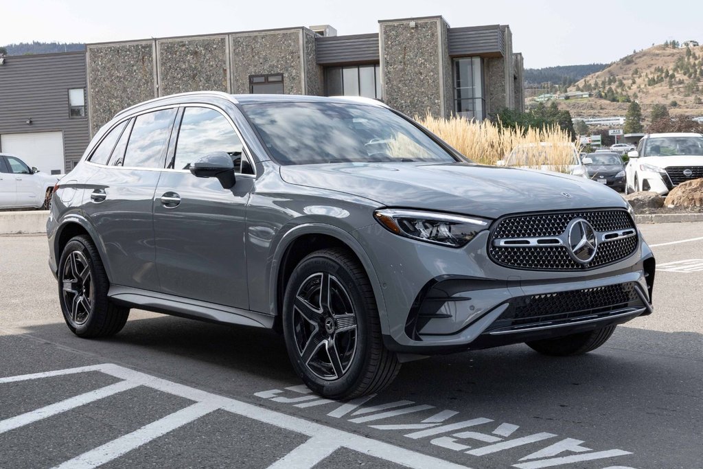 2026 Mercedes-Benz GLC 300 4MATIC in Kamloops, British Columbia - 3 - w1024h768px