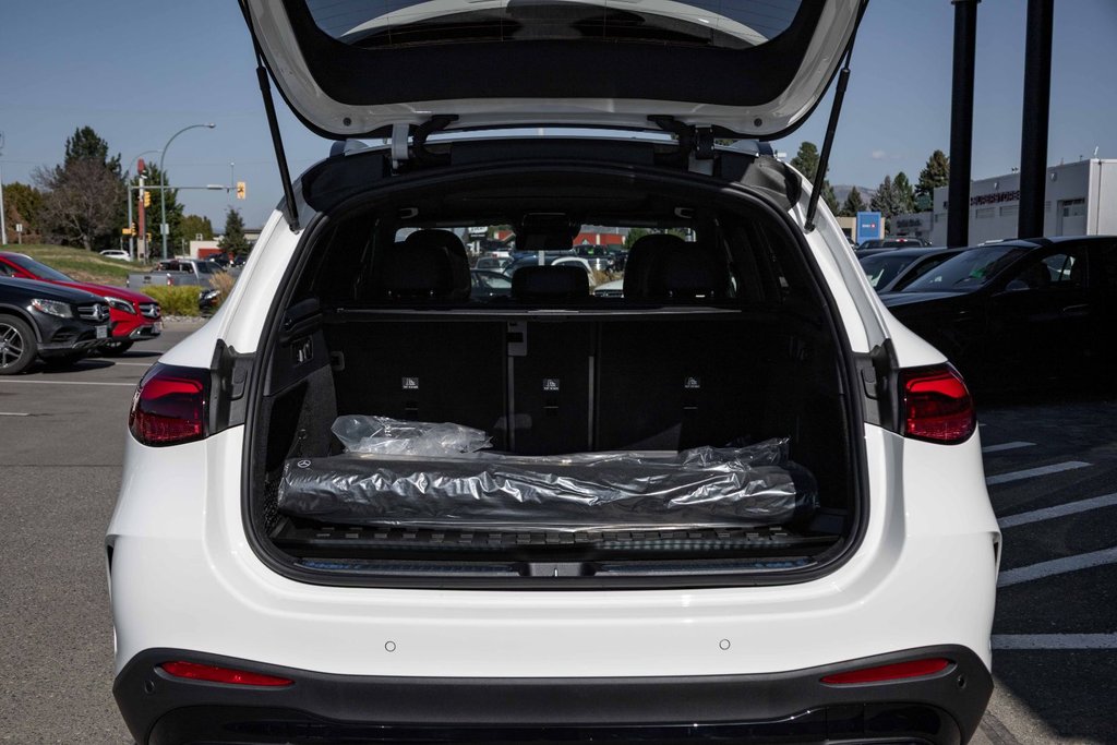 2026 Mercedes-Benz GLC 300 4MATIC in Kamloops, British Columbia - 5 - w1024h768px
